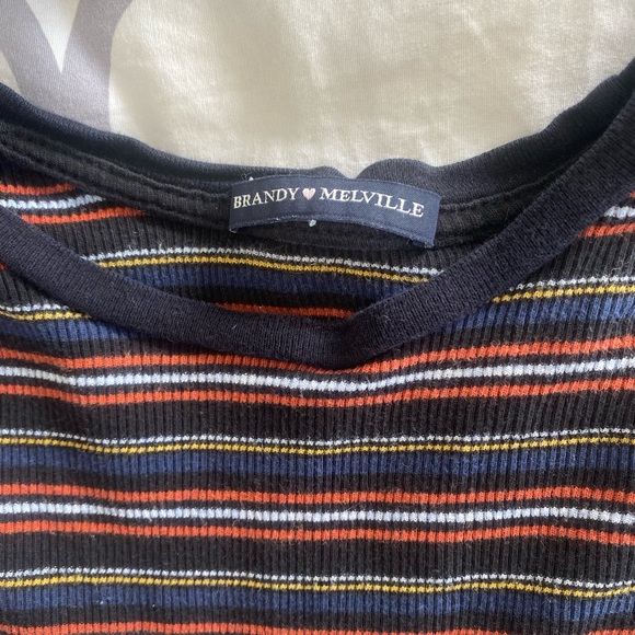 Brandy Melville long sleeve top - Picture 2 of 4